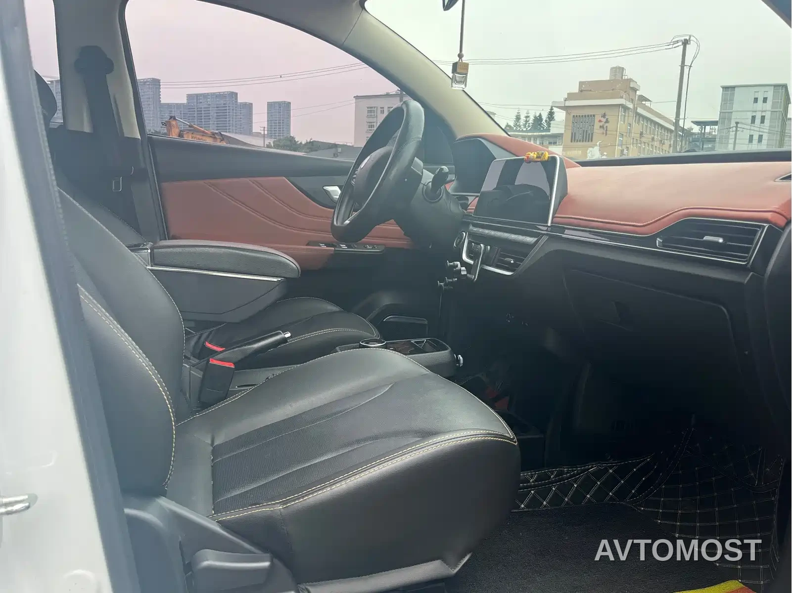 Electric House YOUNG Guang Xiaoxin 2021 L400 4-Seater — фото 12