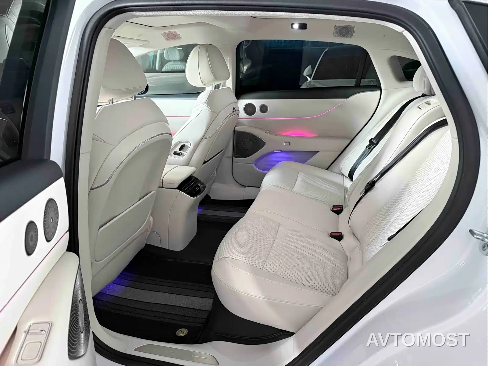 VOYAH Zhuiguang L 2025 Mid-configuration Model — фото 4