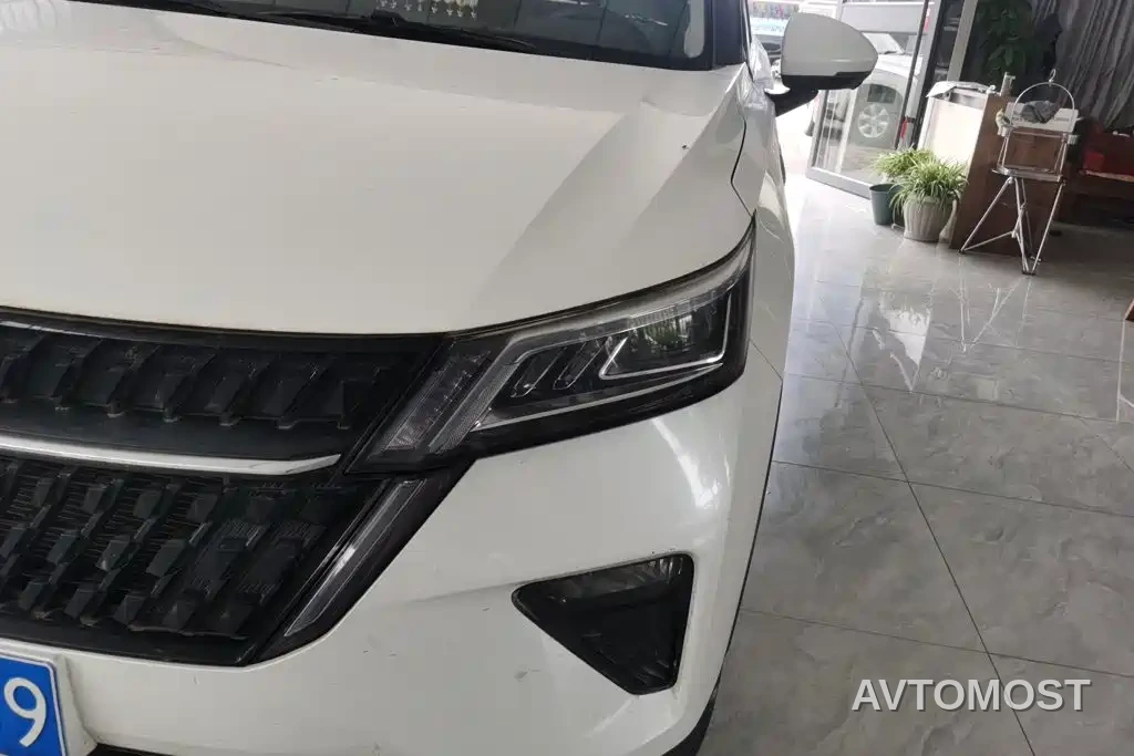 Wuling Xingchen 2022 2.0L DHT Electric Speed Edition — фото 1