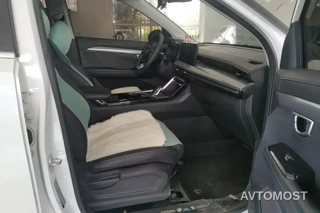 Wuling Xingchen 2022 2.0L DHT Electric Speed Edition — фото 4