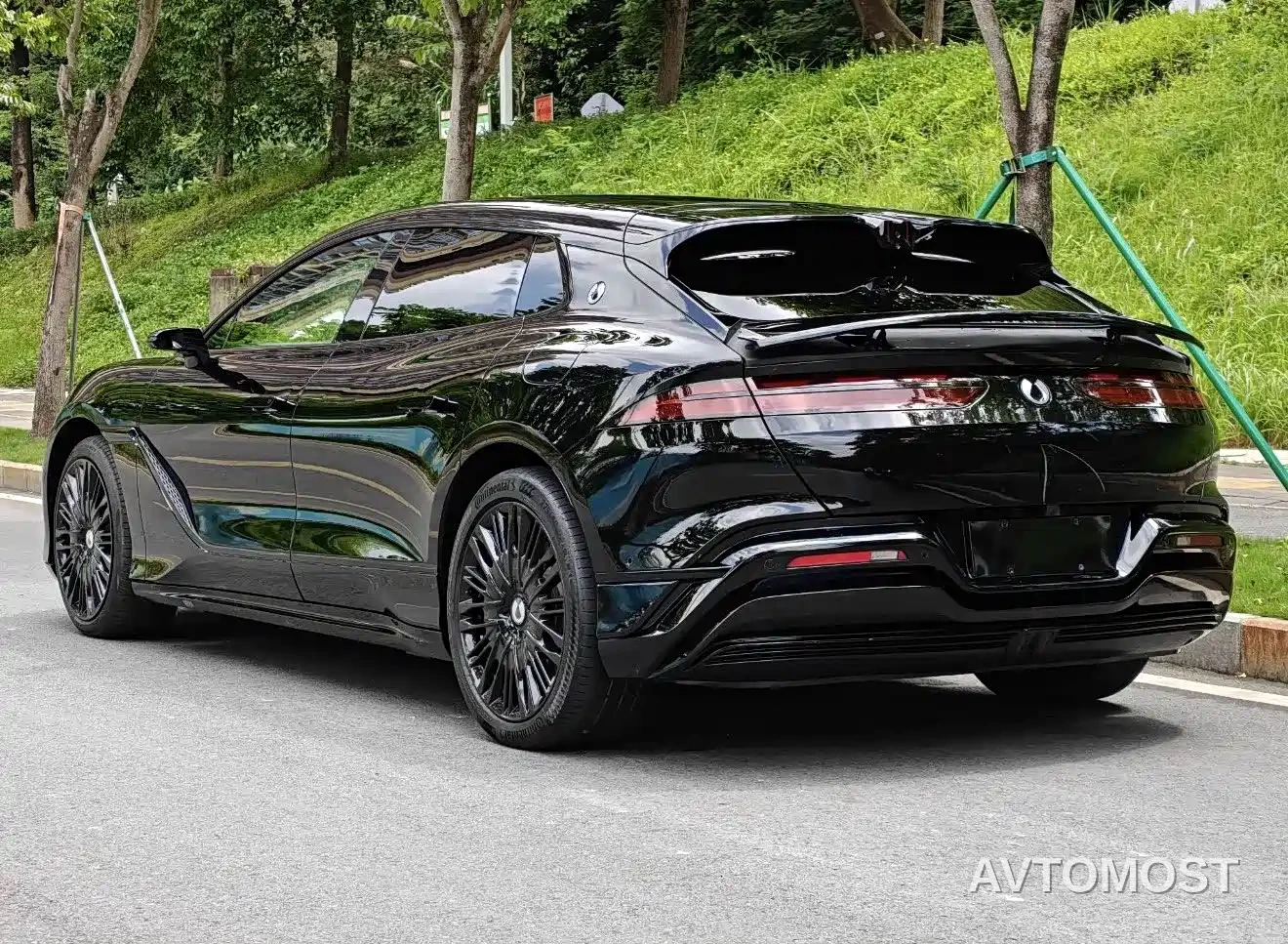 Denza Z9GT 2024 Model 1100 AWD Max Edition — фото 7