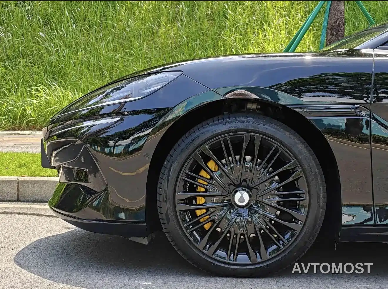 Denza Z9GT 2024 Model 1100 AWD Max Edition — фото 9