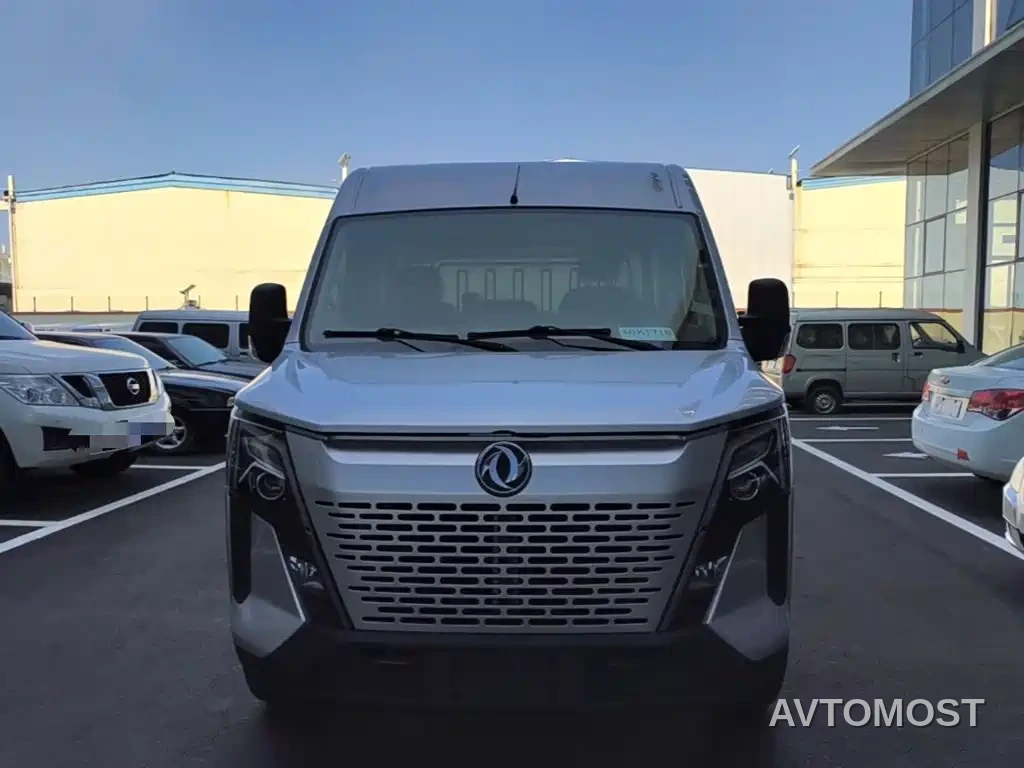 Dongfeng Yufeng 2023 V9+ 2.3T Manual FWD Van Short Wheelbase Medium Roof 3 Seater — фото 3