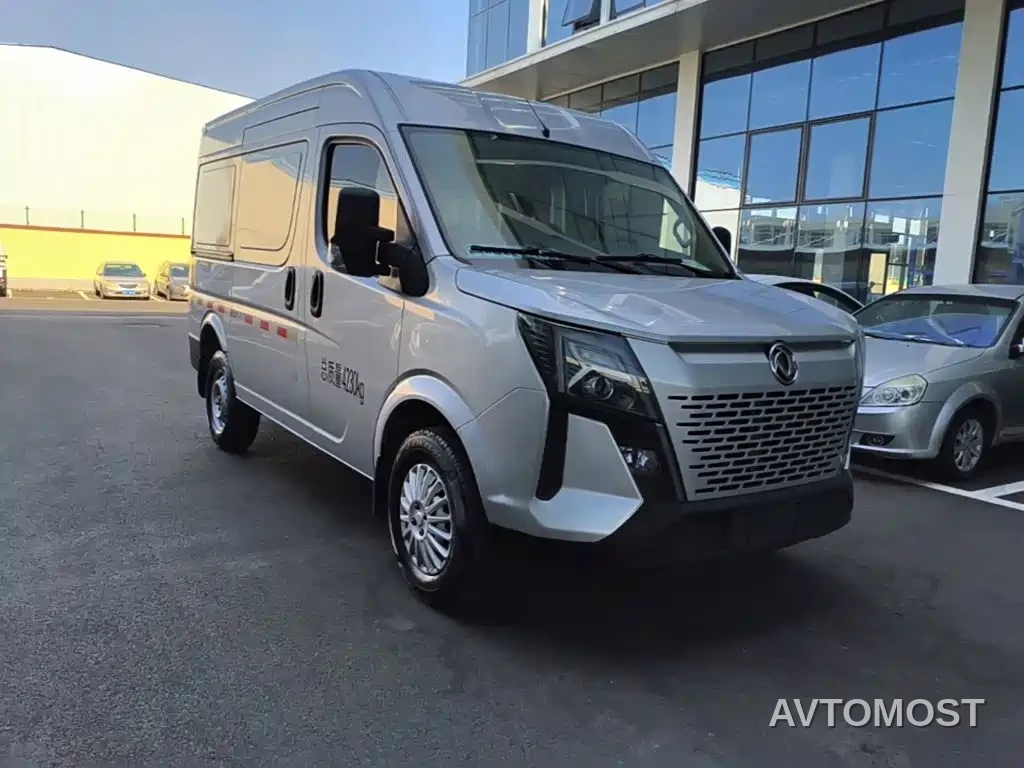Dongfeng Yufeng 2023 V9+ 2.3T Manual FWD Van Short Wheelbase Medium Roof 3 Seater — фото 4
