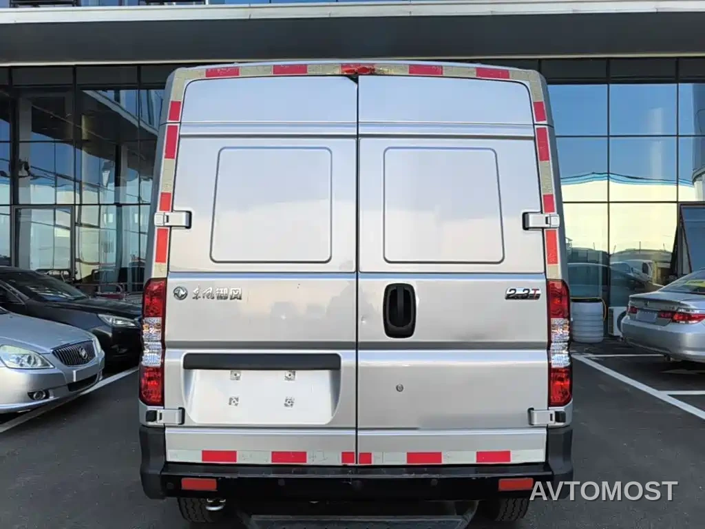 Dongfeng Yufeng 2023 V9+ 2.3T Manual FWD Van Short Wheelbase Medium Roof 3 Seater — фото 6