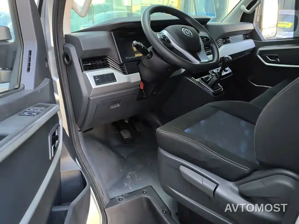 Dongfeng Yufeng 2023 V9+ 2.3T Manual FWD Van Short Wheelbase Medium Roof 3 Seater — фото 16