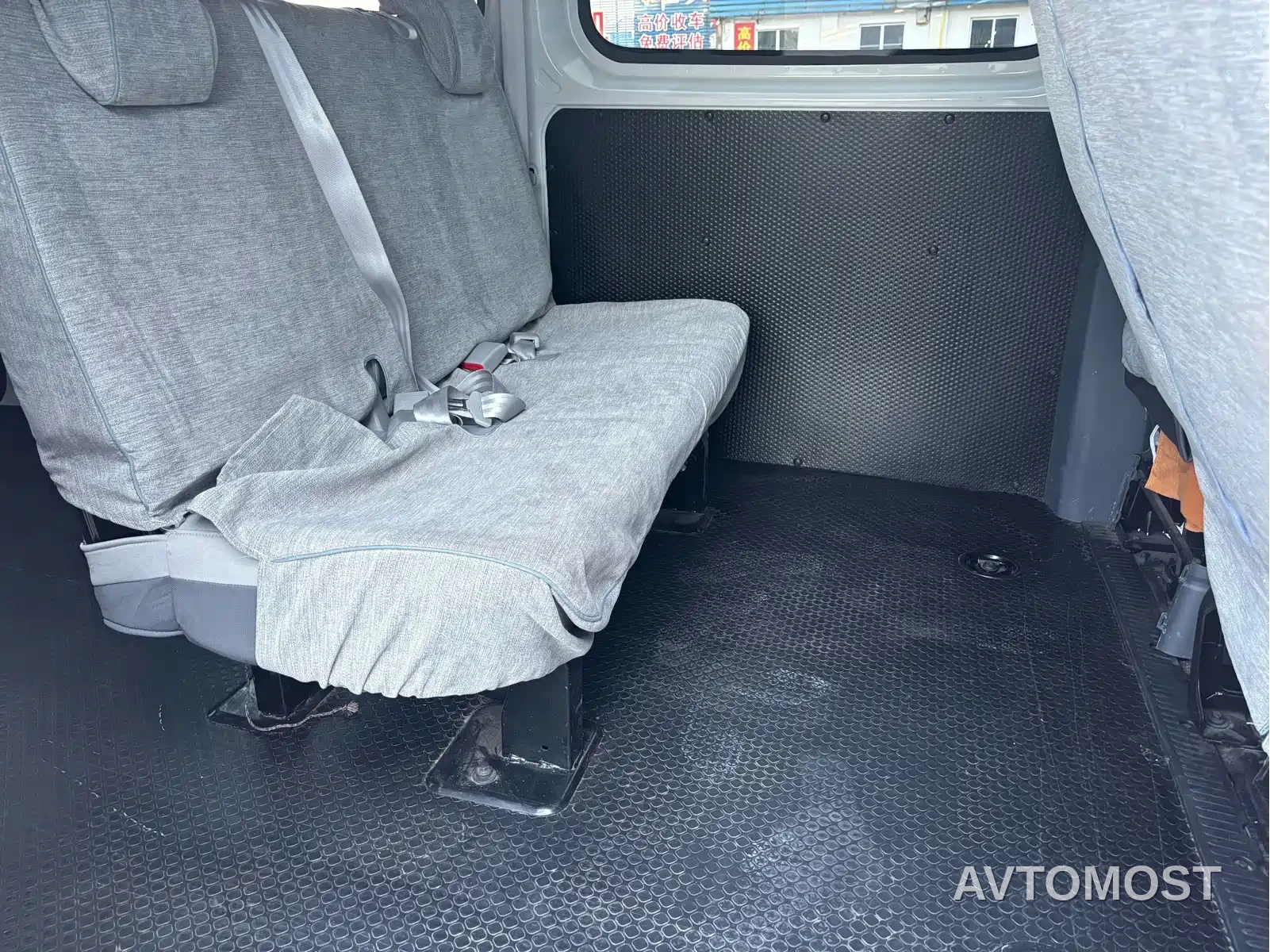 SAIC Maxus Dana V1 2024 Model V1 Short Wheelbase Low Roof Multi-purpose Version (51kWh) — фото 8
