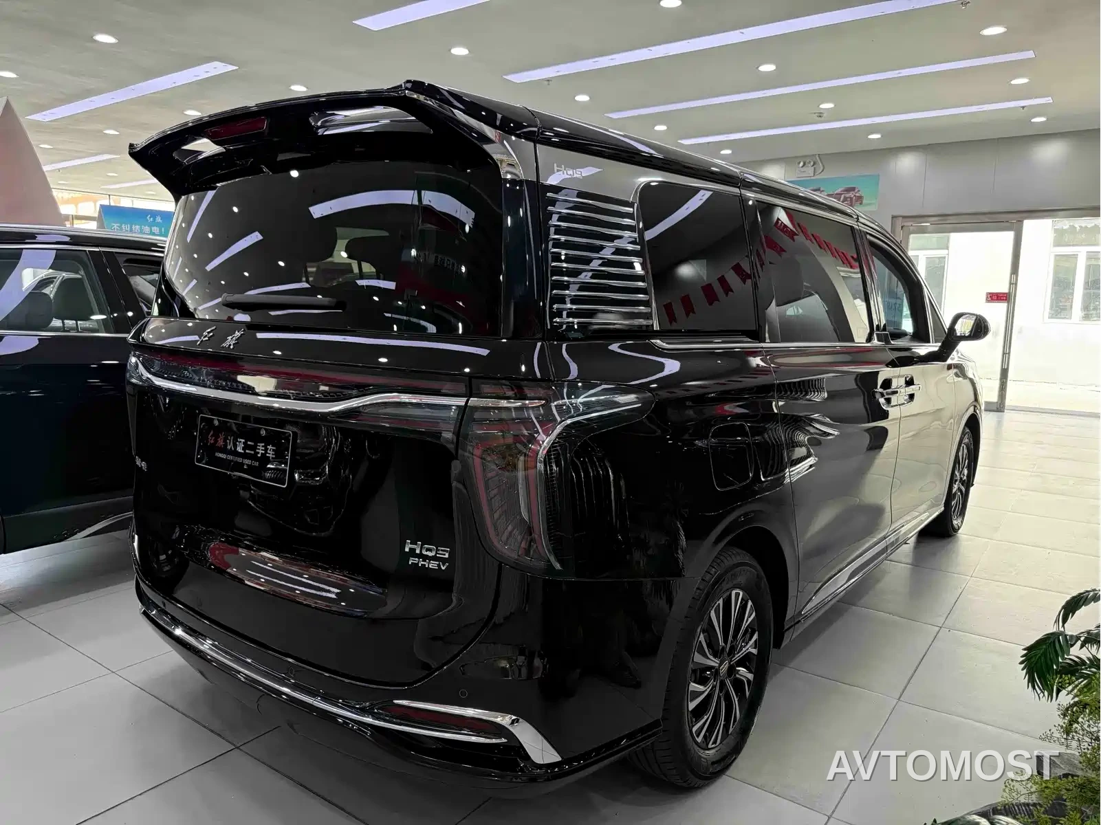 Hongqi HQ9 PHEV 2024 Model 2.0T AWD Business Edition — фото 2