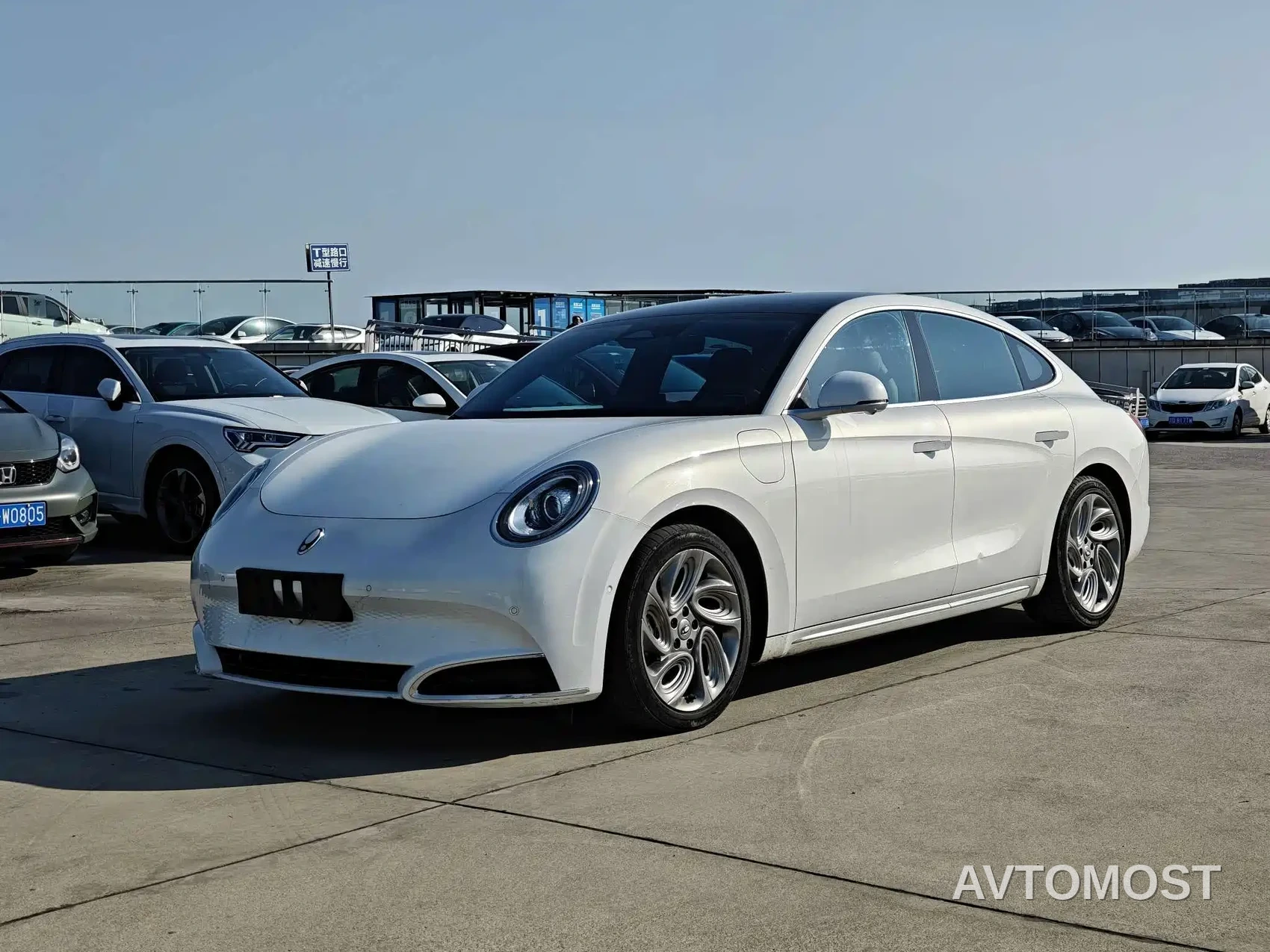 Ora Lightning Cat 2022 555km Premium Edition — фото 1
