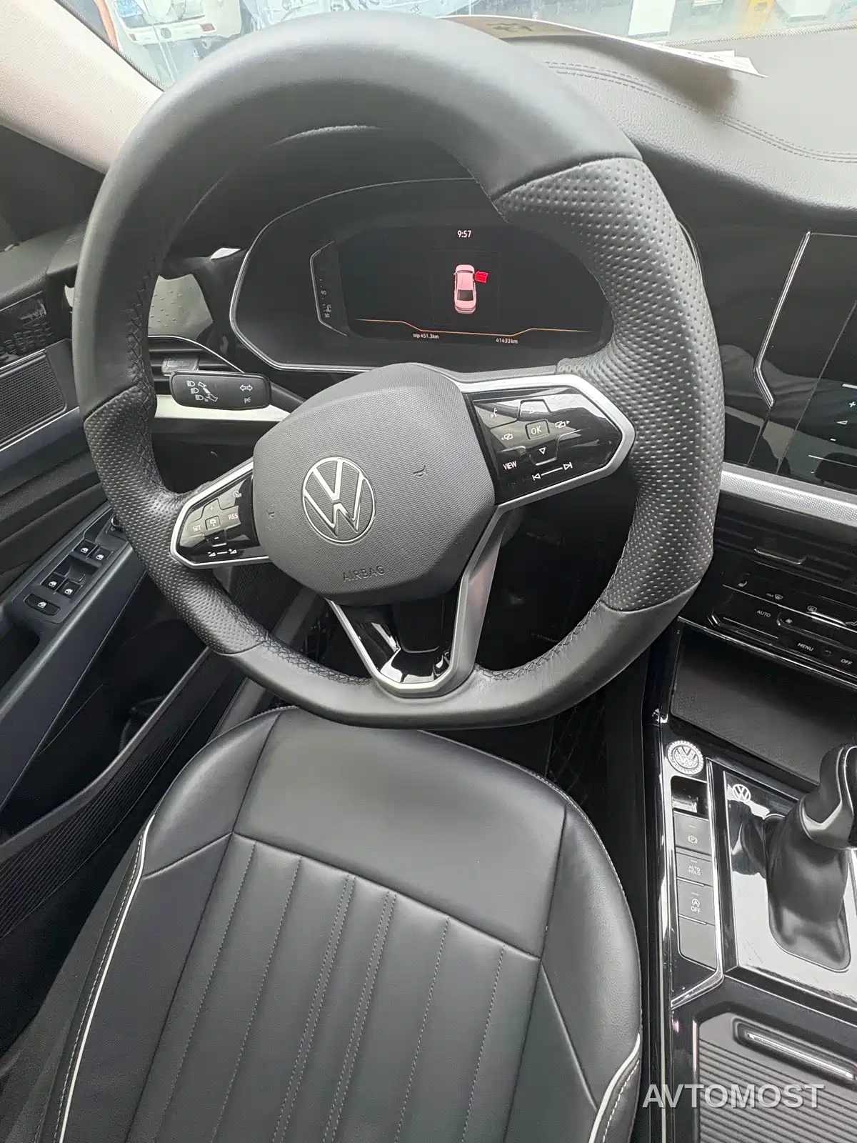Volkswagen Passat 2023 330TSI Elite Edition — фото 9