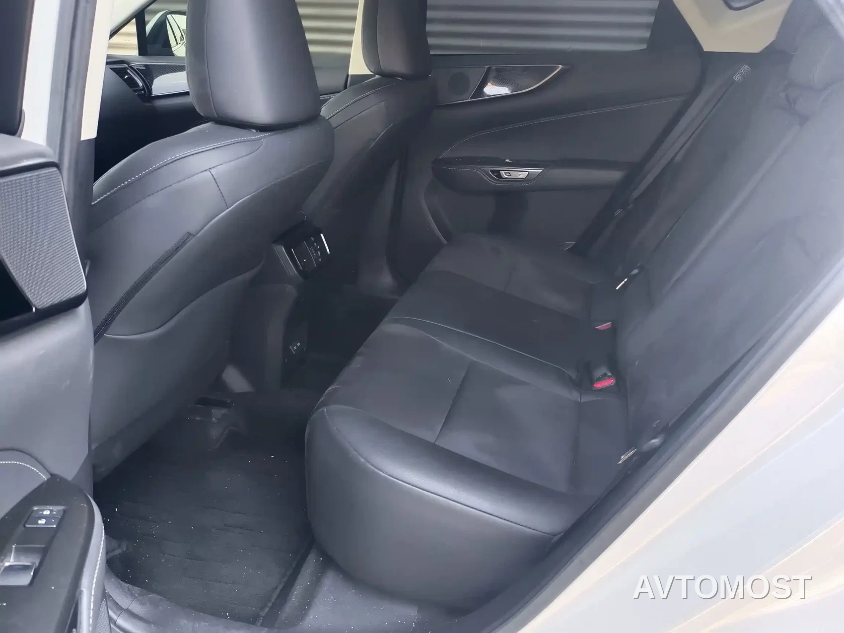 Lexus NX 2022 260 FWD Innovation Edition — фото 5
