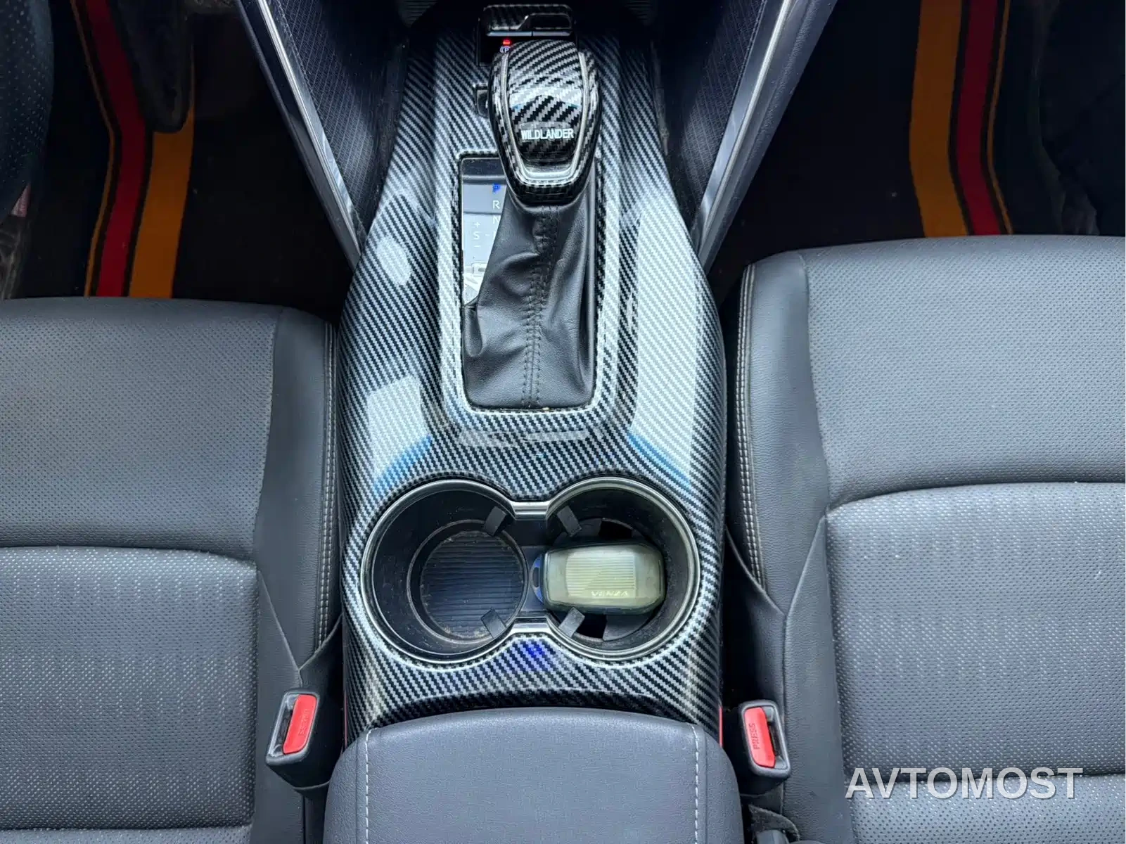 Toyota Venza 2022 Dual Engine 2.5L CVT 2WD Premium — фото 6