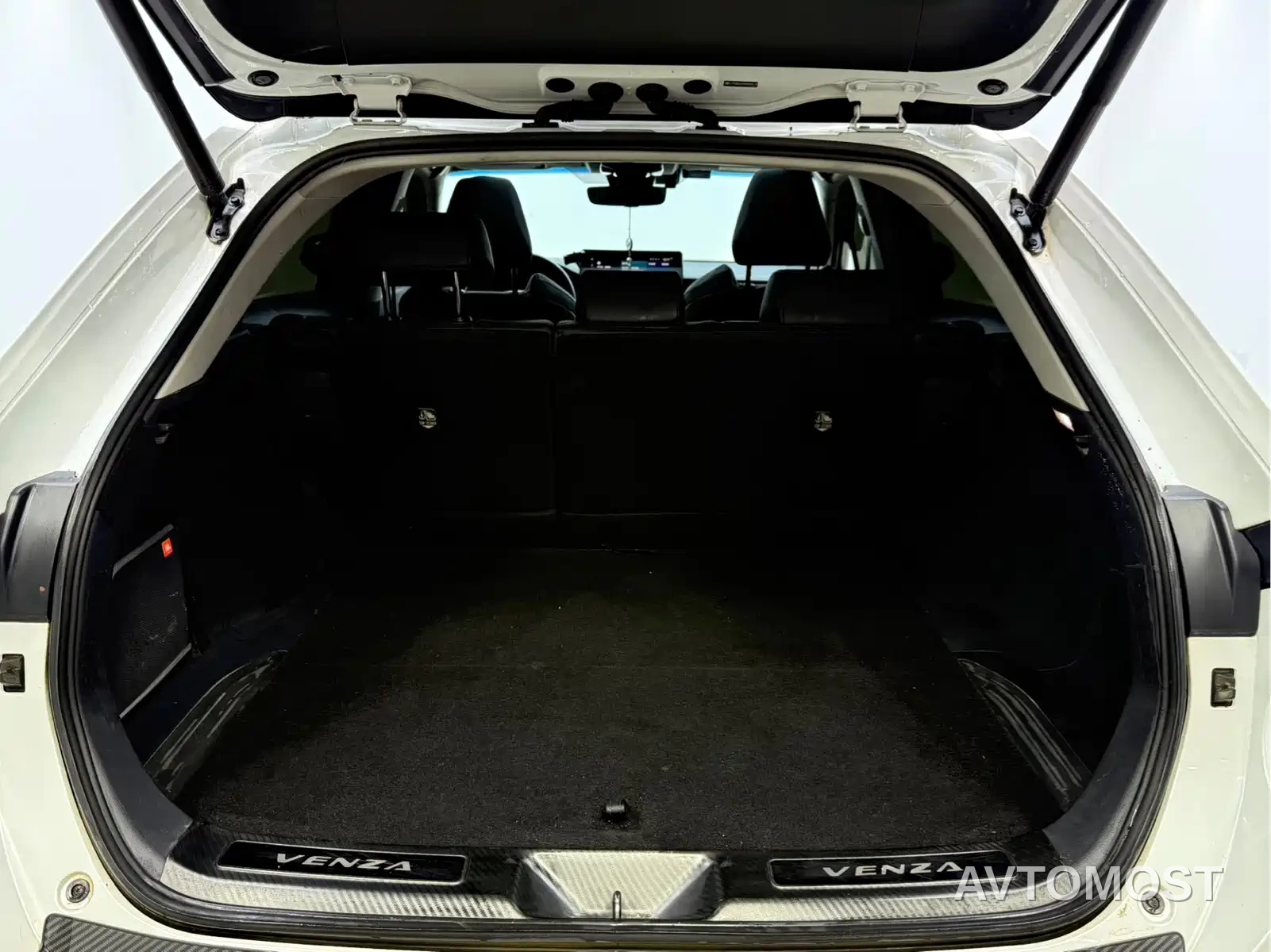 Toyota Venza 2022 Dual Engine 2.5L CVT 2WD Premium — фото 16