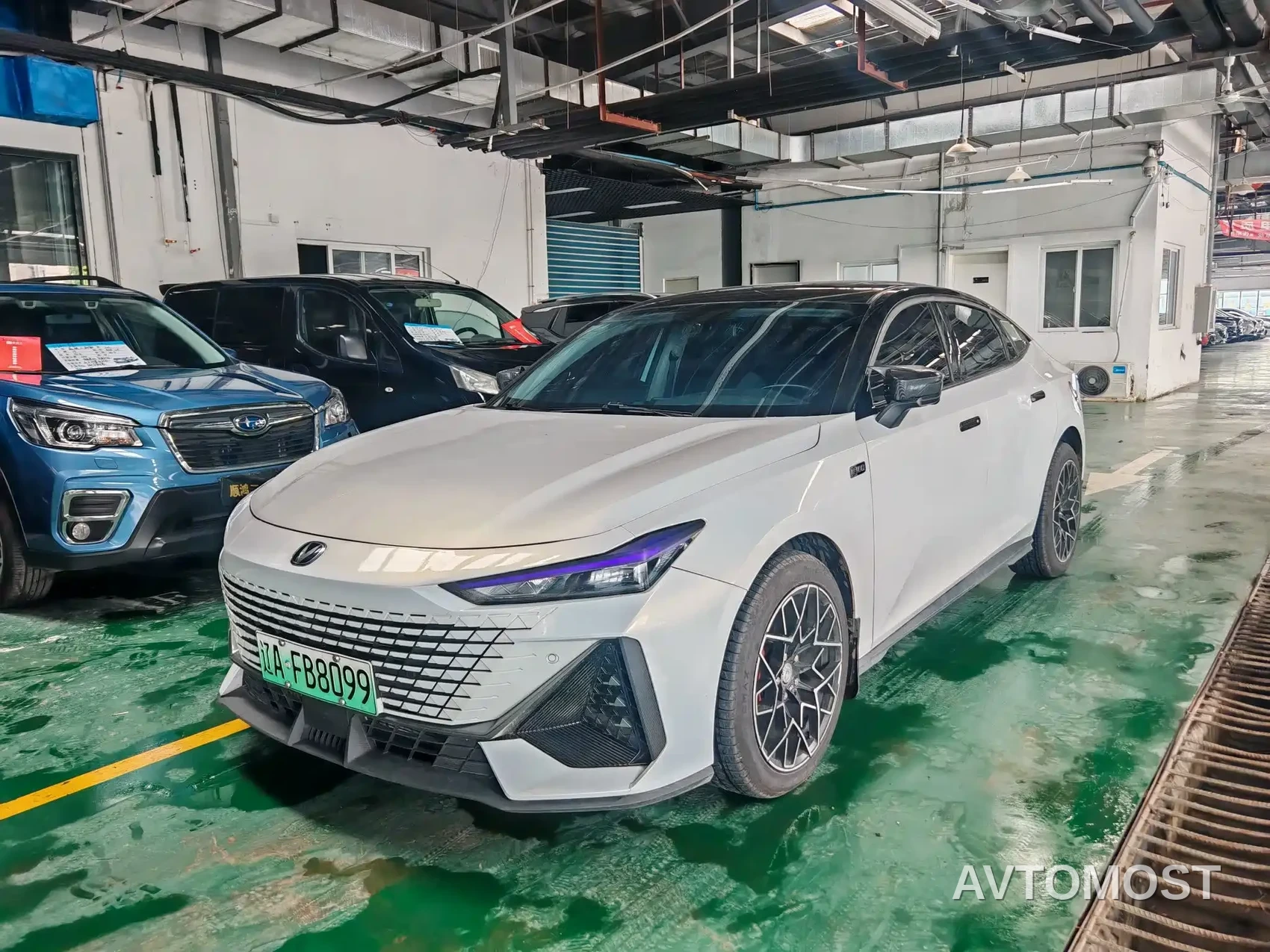 Changan UNI-V iDD 2023 Smart Electric iDD 1.5T 113km Smart Cool Type — фото 1