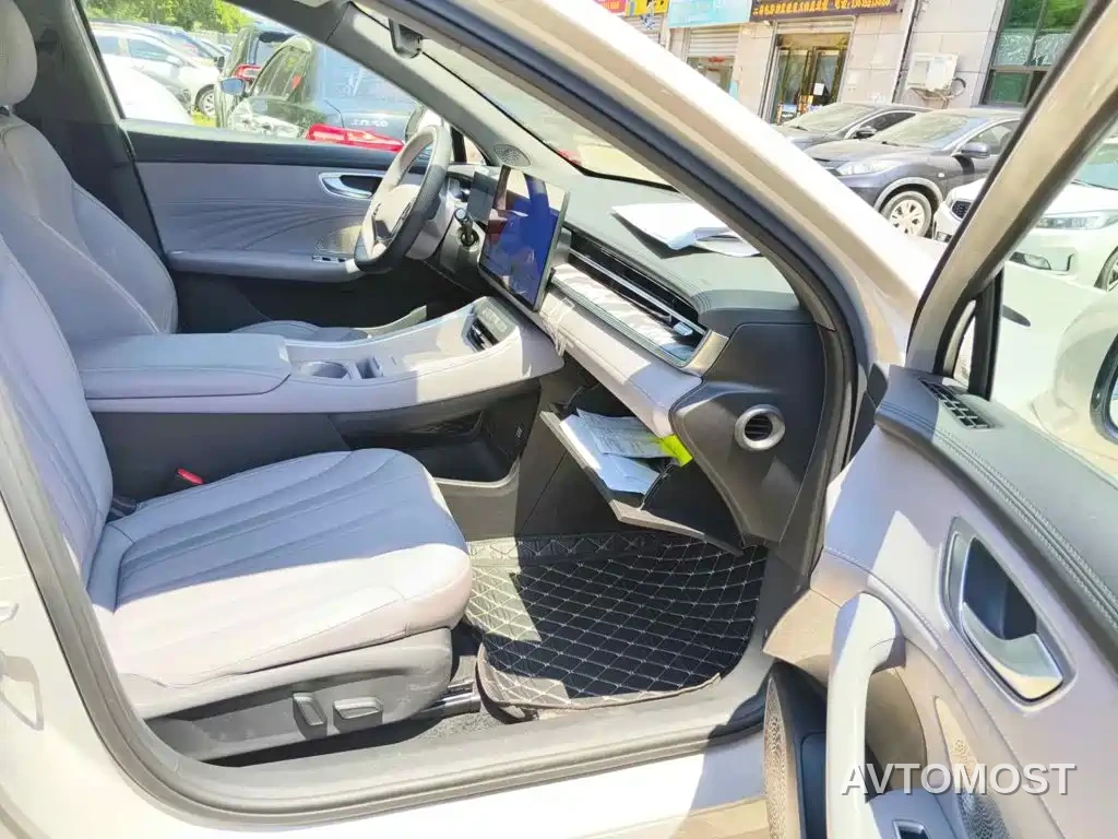 Roewe M7 DMH 2025 Base — фото 13