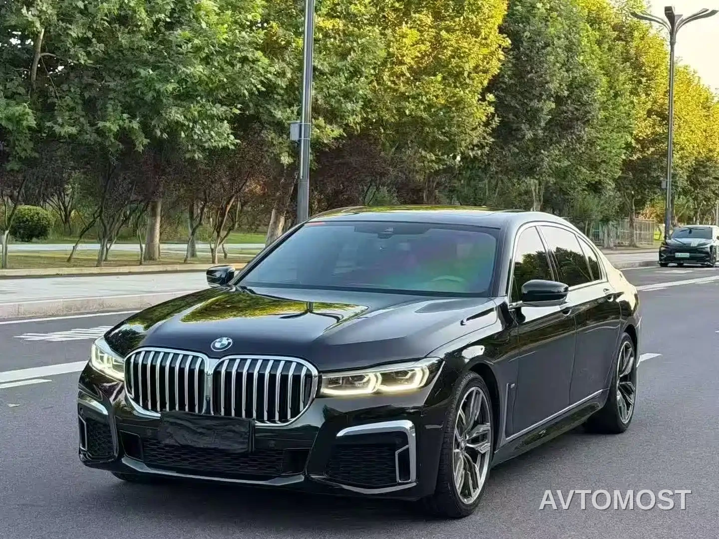 BMW 7 Series 2021 Model 730Li M Sport Package — фото 3