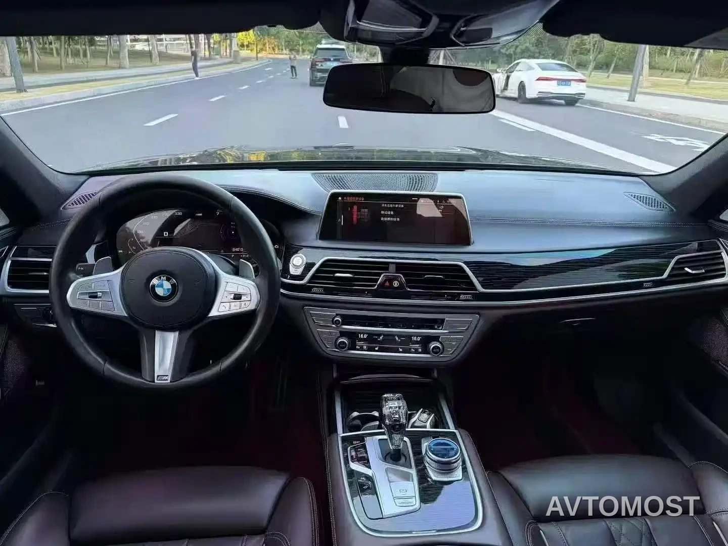 BMW 7 Series 2021 Model 730Li M Sport Package — фото 4