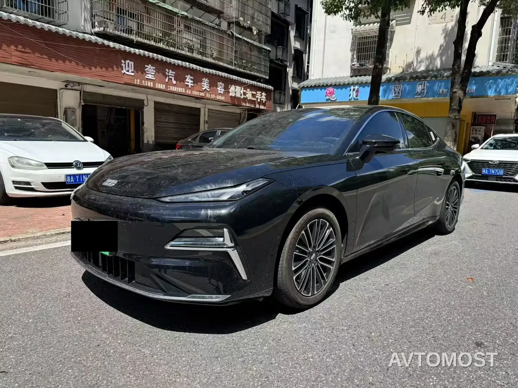 Geely Galaxy Xingyao 8 2025 130km EM-i Premium Edition — фото 1