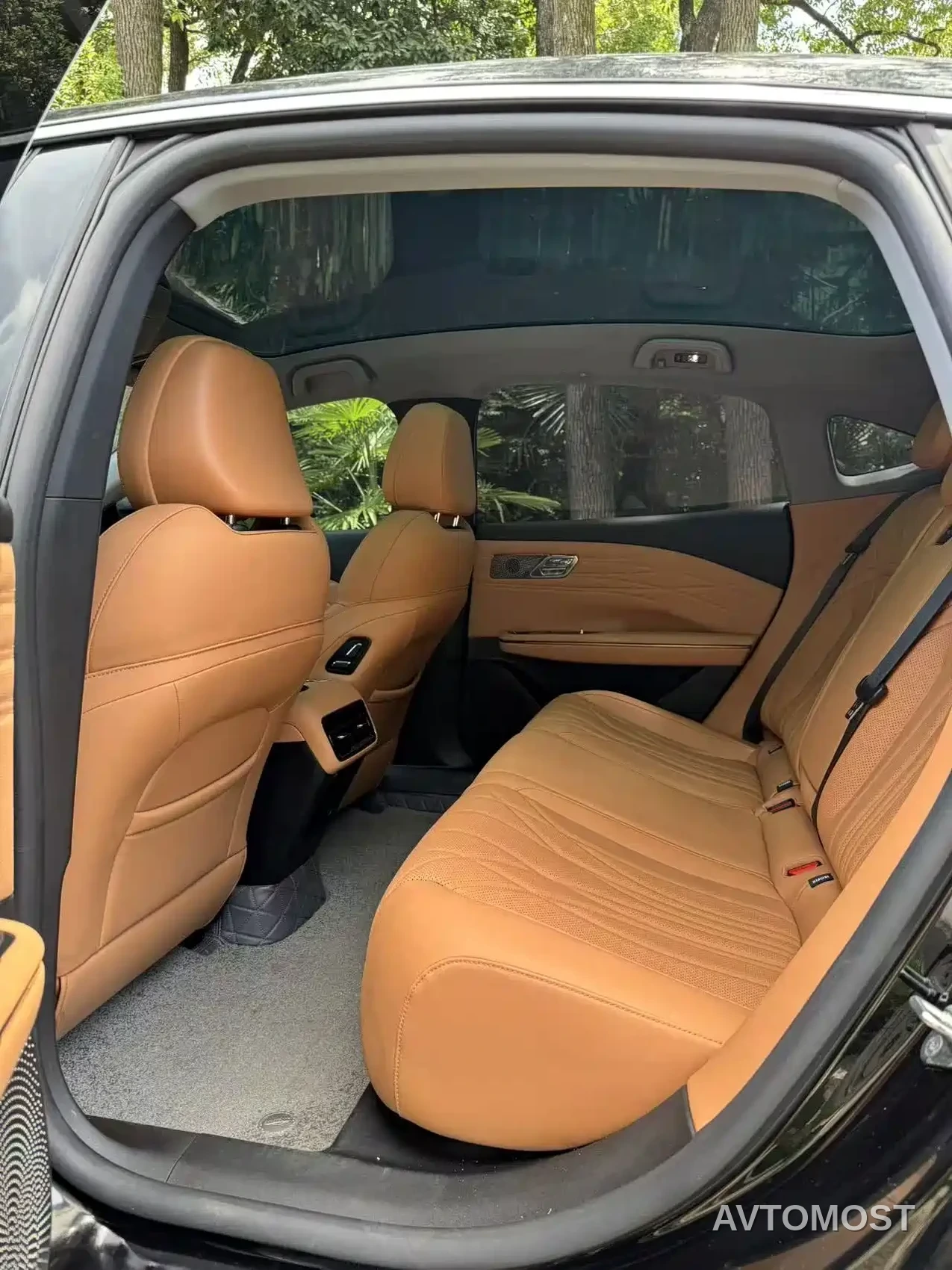 Geely Galaxy Xingyao 8 2025 130km EM-i Premium Edition — фото 8