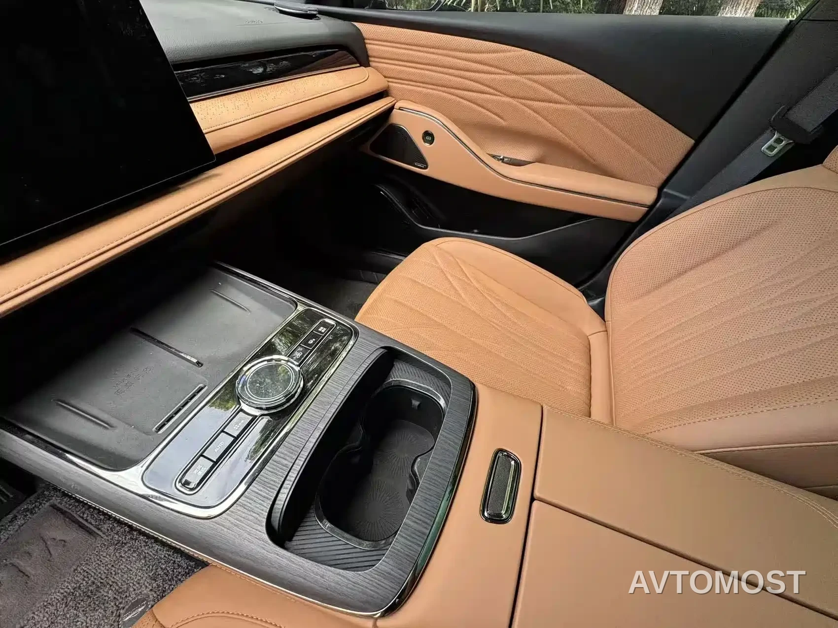 Geely Galaxy Xingyao 8 2025 130km EM-i Premium Edition — фото 13