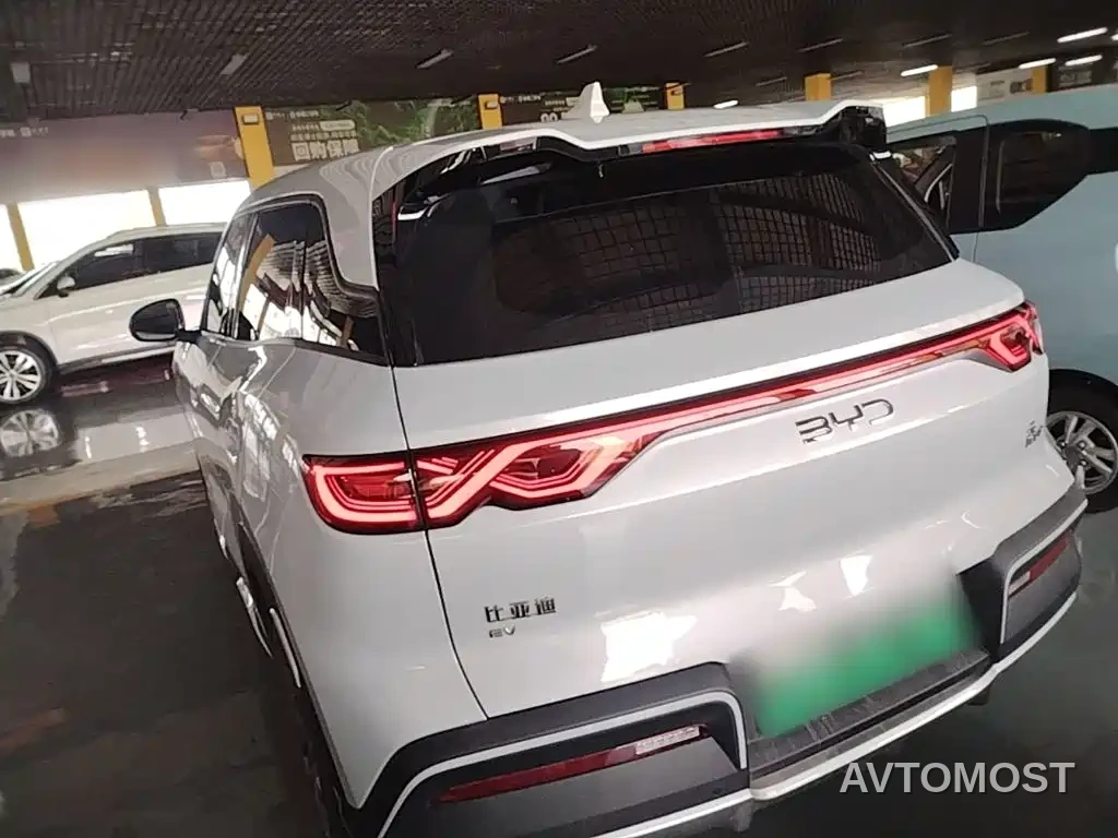 BYD Yuan UP 2025 Model 301KM Navigator — фото 5