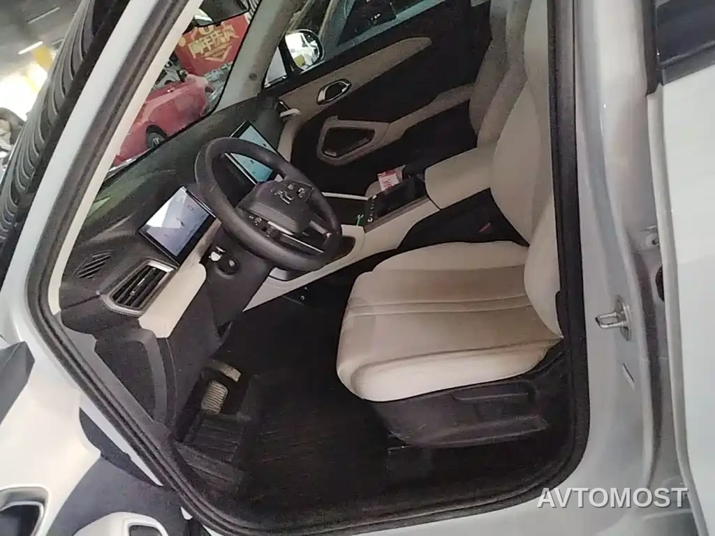 BYD Yuan UP 2025 Model 301KM Navigator — фото 16