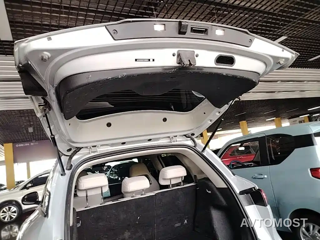 BYD Yuan UP 2025 Model 301KM Navigator — фото 19