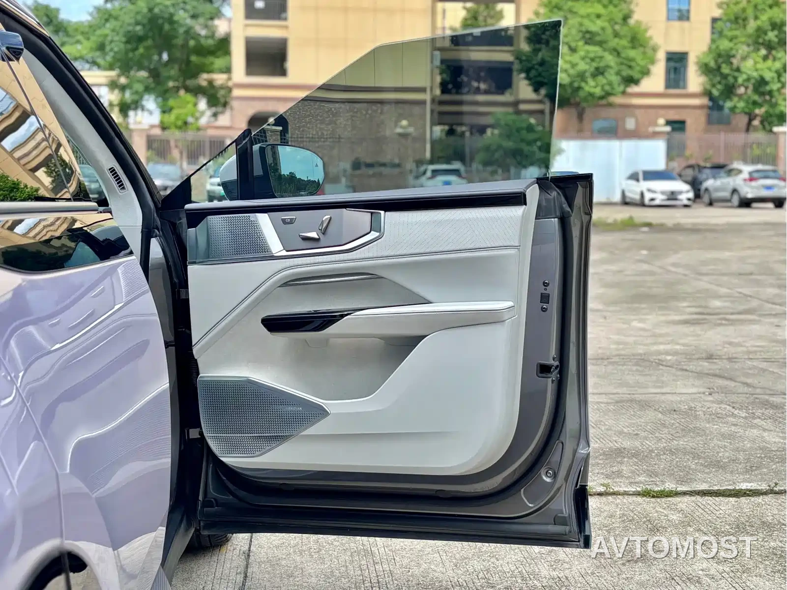 HiPhi Y 2023 560km Elite Edition — фото 12