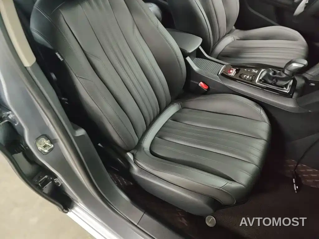 Peugeot 408 2022 1.6T Light Chaser Edition — фото 23