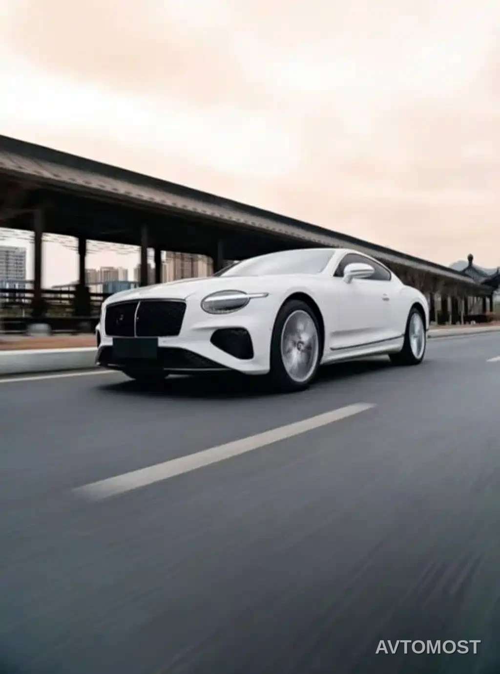 Bentley Continental Plug-in Hybrid 2026 GT Base Model — фото 1