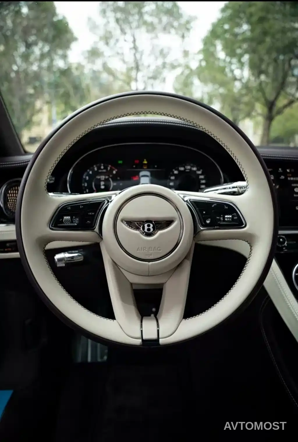 Bentley Continental Plug-in Hybrid 2026 GT Base Model — фото 13