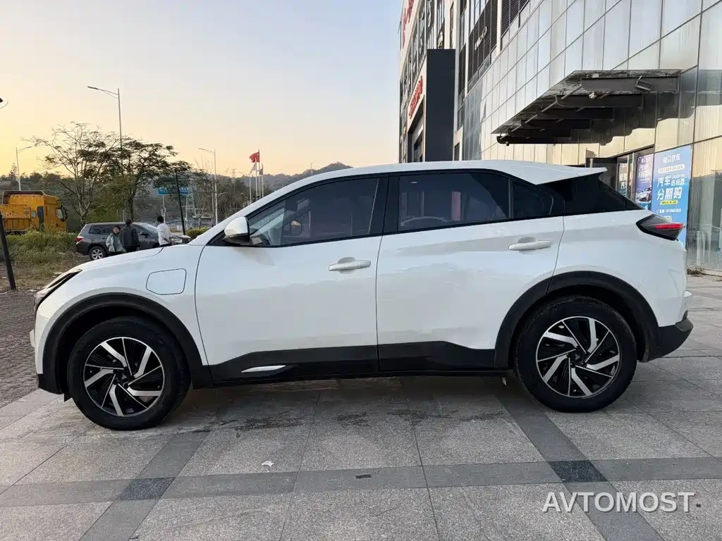 Nezha Auto Neta U 2021 Pro 400 Premium Driving Edition — фото 2