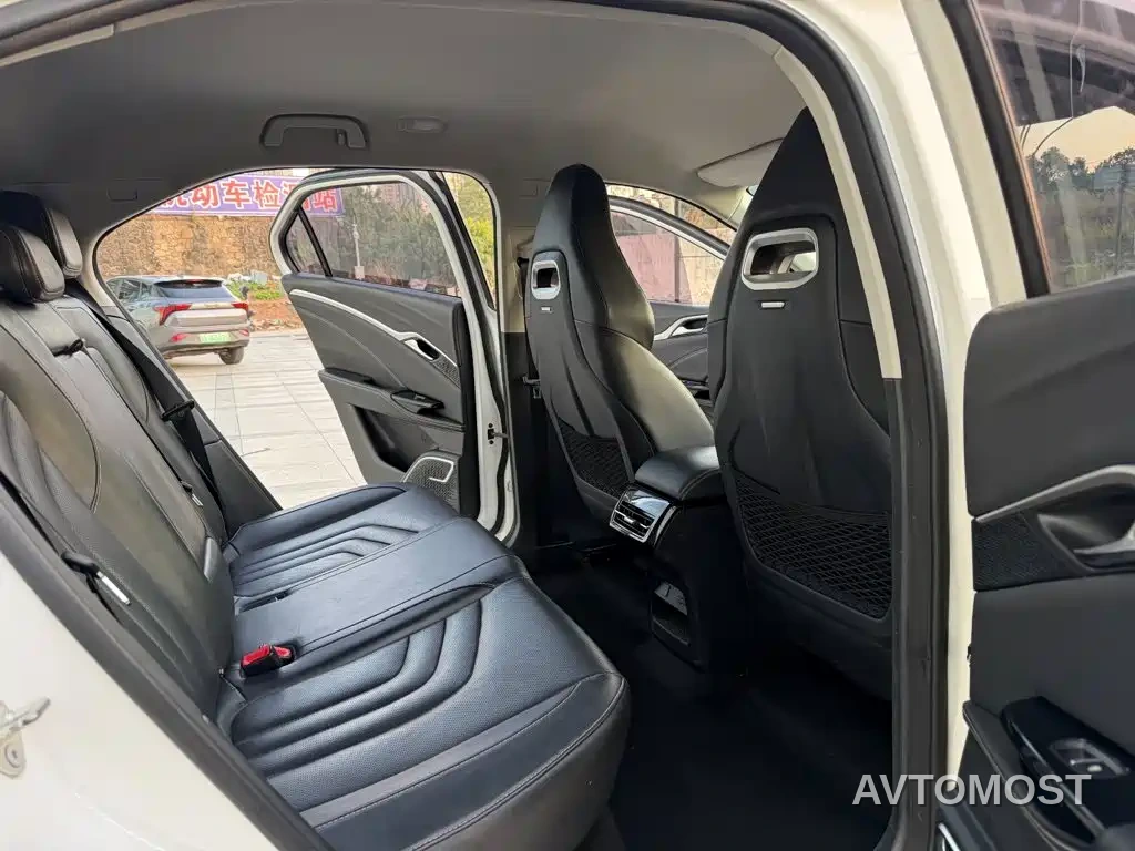 Nezha Auto Neta U 2021 Pro 400 Premium Driving Edition — фото 9