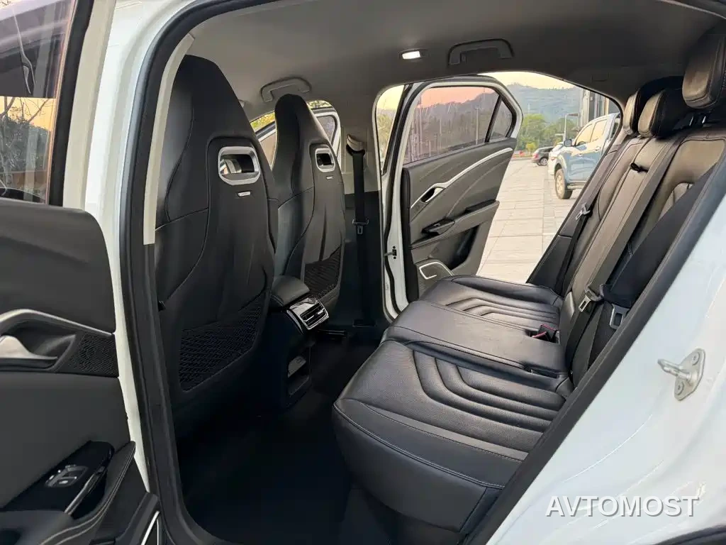 Nezha Auto Neta U 2021 Pro 400 Premium Driving Edition — фото 10