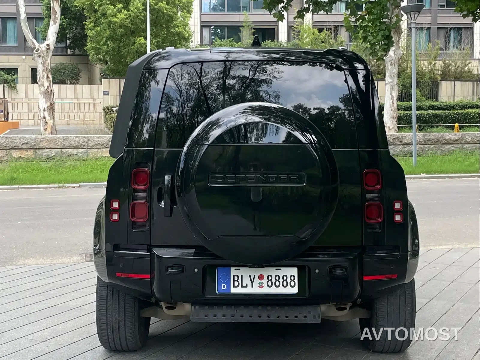 Land Rover Defender 2024 110 3.0T P400 X-DYNAMIC HSE — фото 10