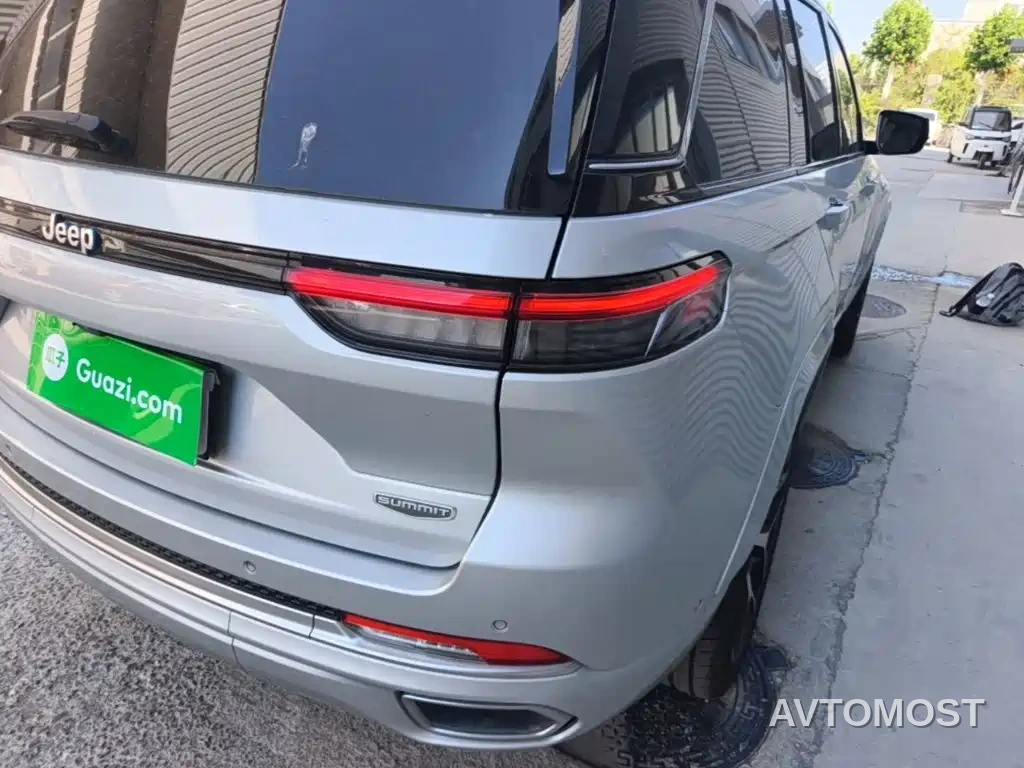 Jeep Grand Cherokee 4xe (Import) 2023 4xe Summit Edition — фото 8