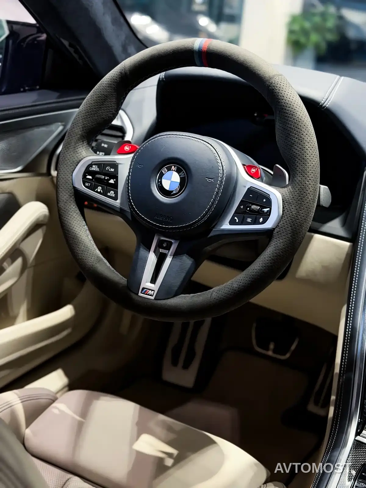 BMW M8 2023 M8 4-Door Coupe Thunder Edition — фото 7