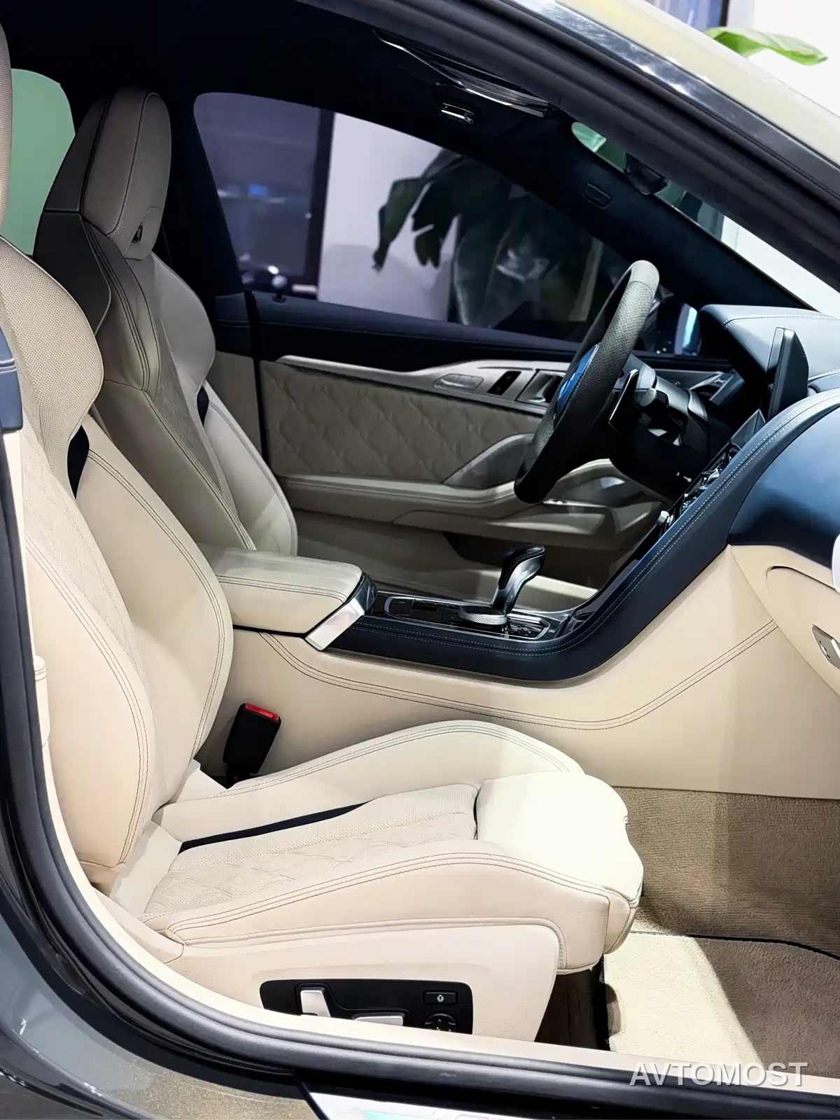 BMW M8 2023 M8 4-Door Coupe Thunder Edition — фото 10