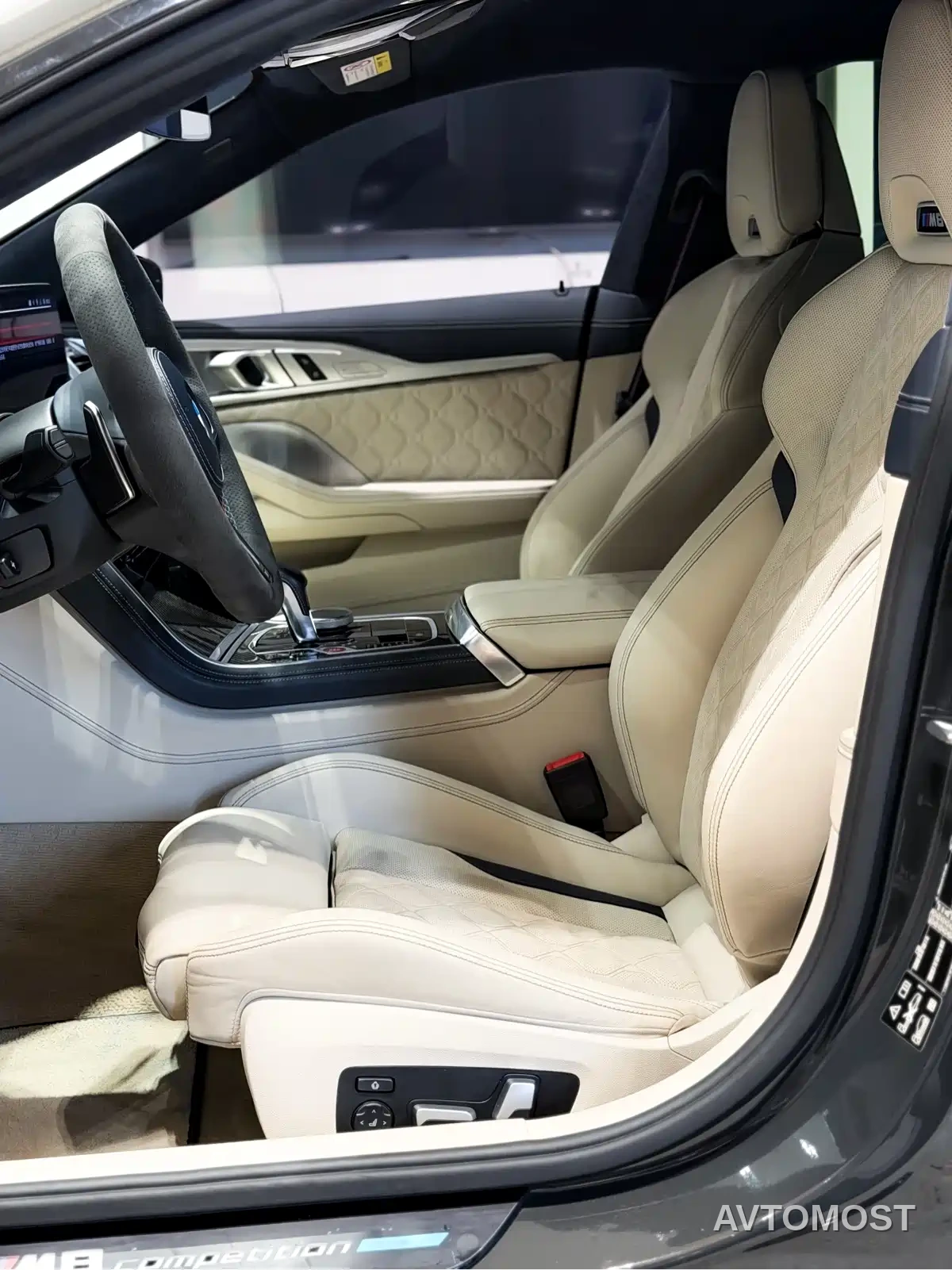 BMW M8 2023 M8 4-Door Coupe Thunder Edition — фото 17