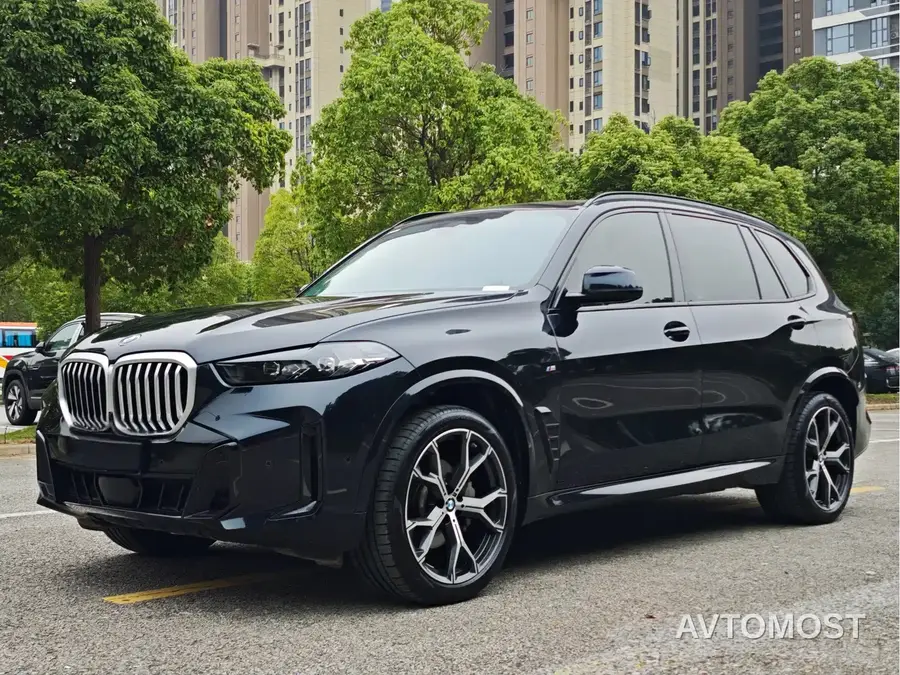 BMW X5 2023 xDrive 30Li Premium M Sport Black Night Package