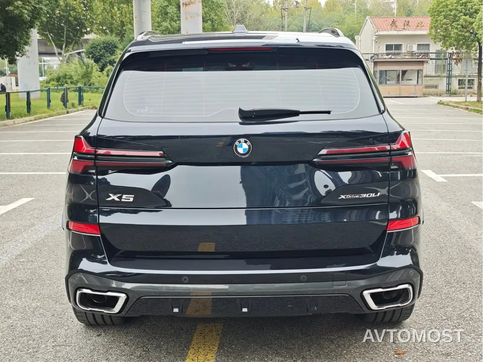 BMW X5 2023 xDrive 30Li Premium M Sport Black Night Package — фото 14