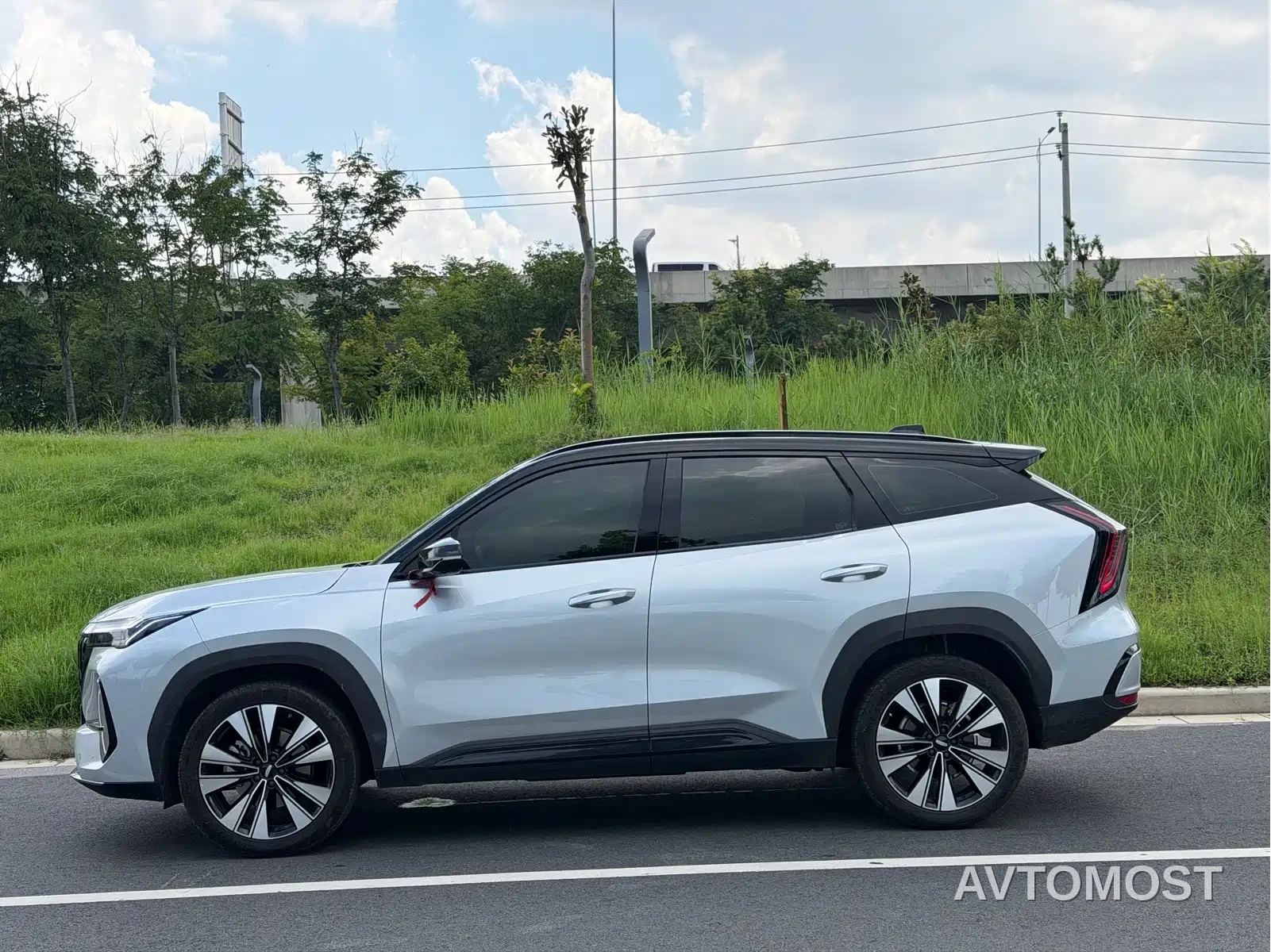 Geely Boyue L 2025 4th Gen 1.5TD DCT Splendor — фото 3