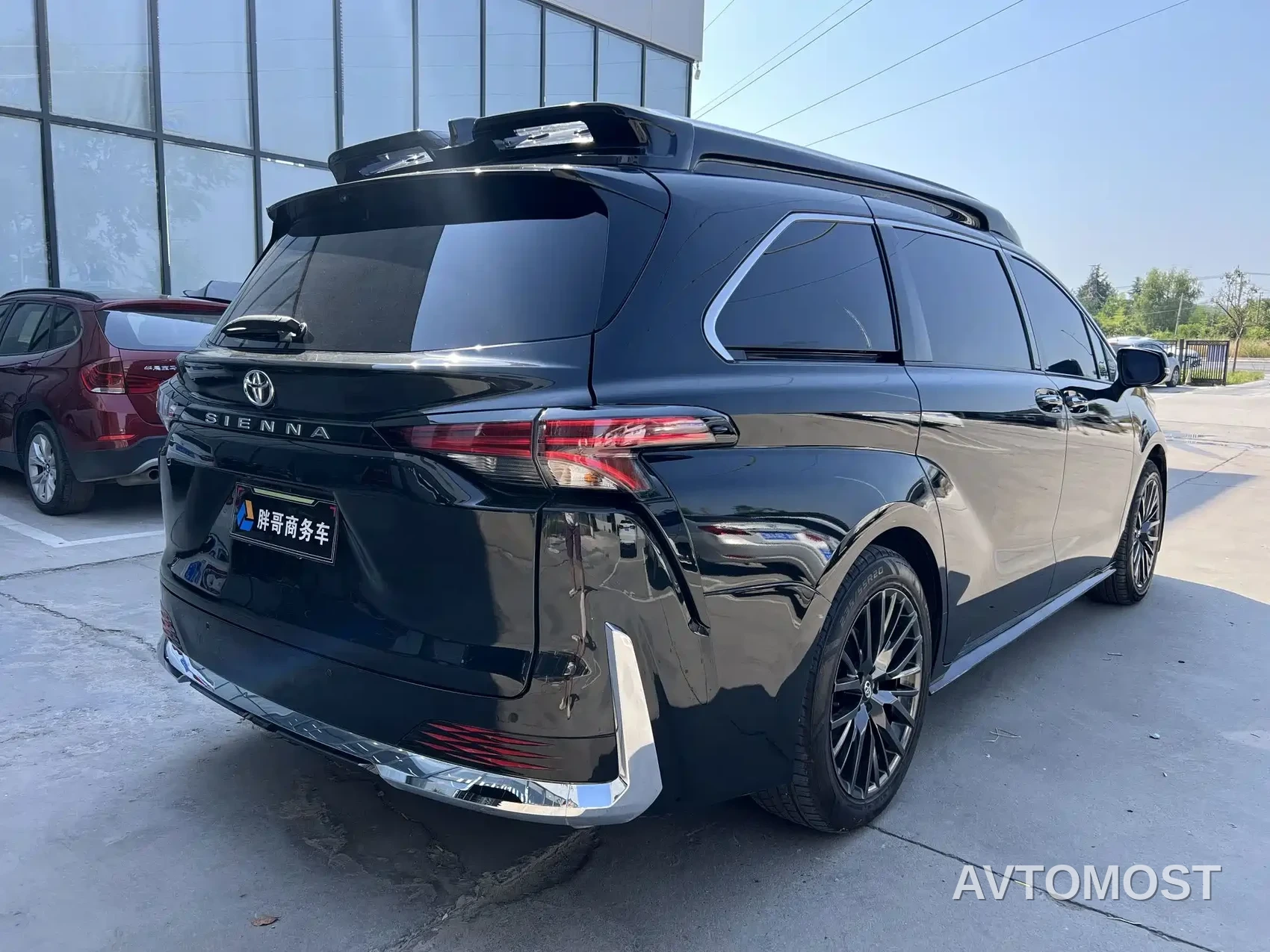 Huadong Business Van 2025 2.5L Hybrid High Roof Comfort — фото 11