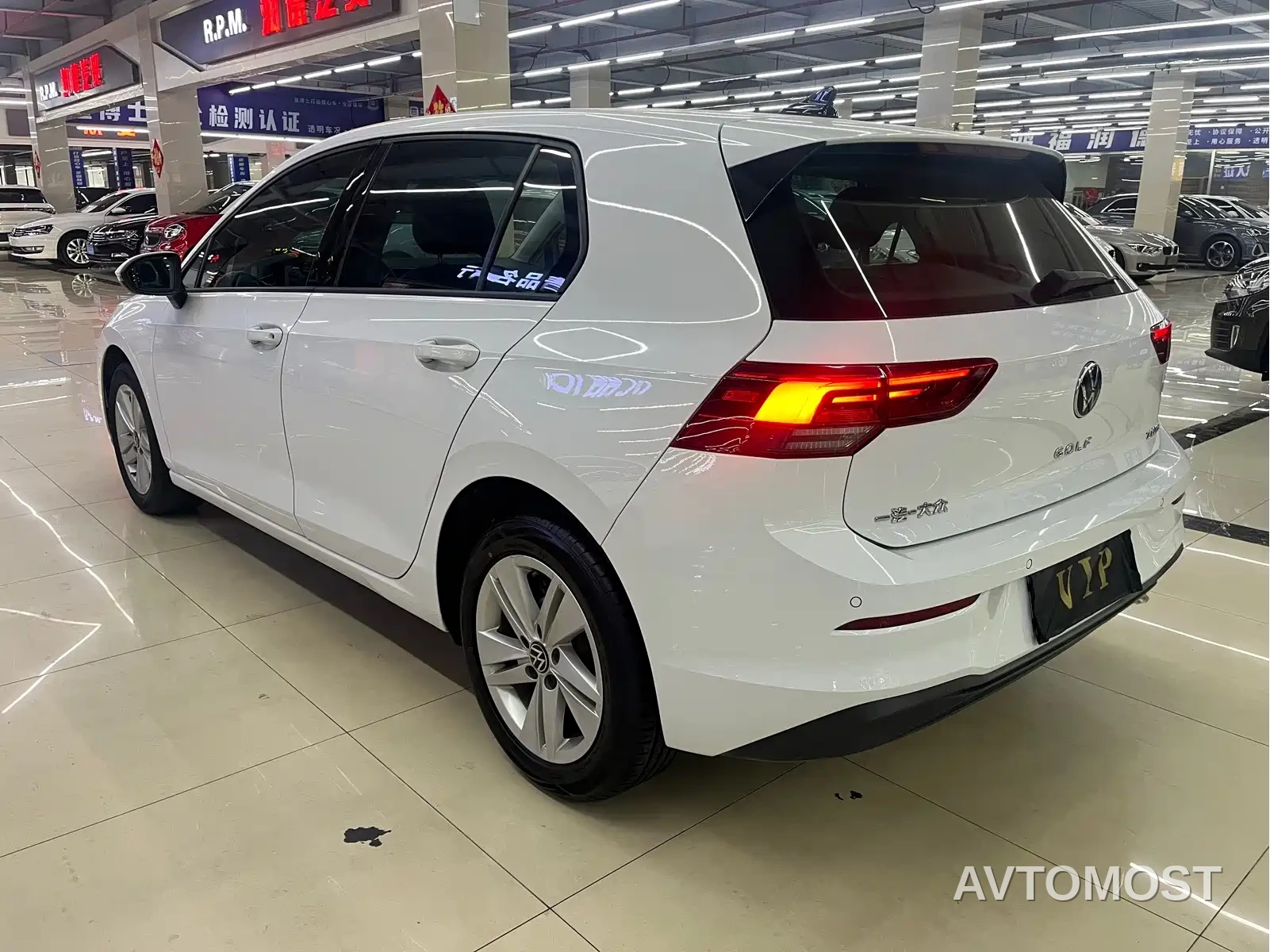 Volkswagen Golf 2023 200TSI DSG Pro — фото 13