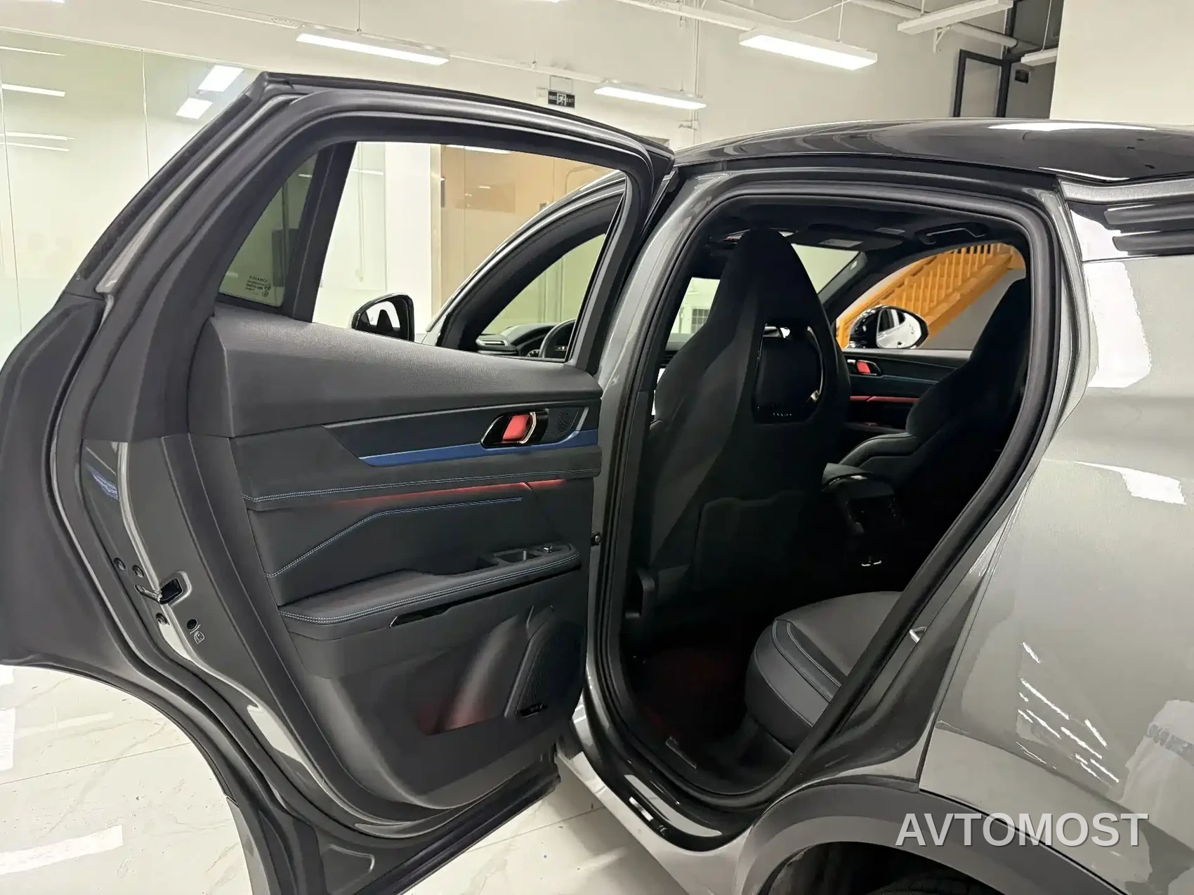 Lynk & Co 05 EM-P 2021 1.5TD PHEV HALO — фото 9