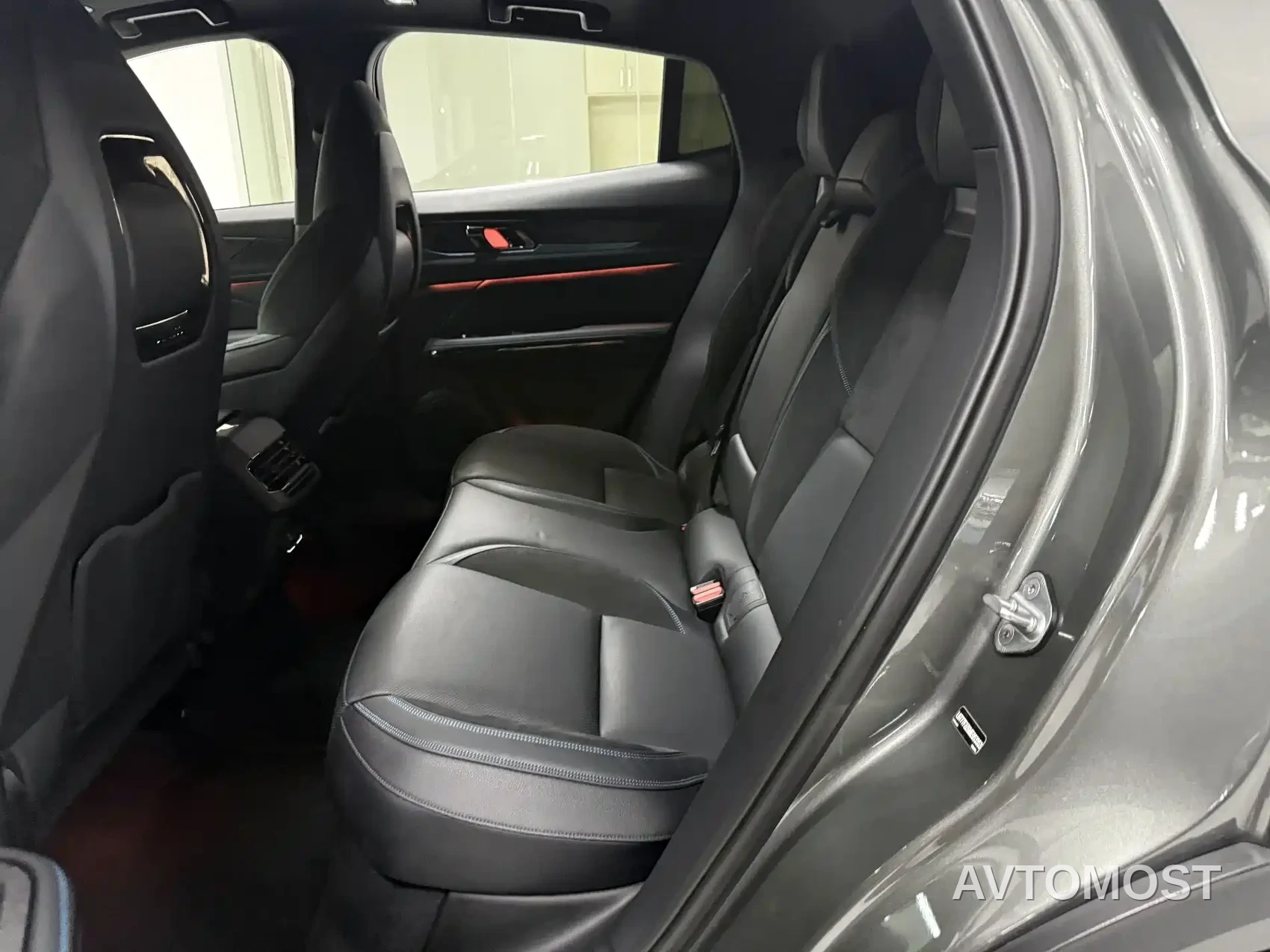 Lynk & Co 05 EM-P 2021 1.5TD PHEV HALO — фото 10