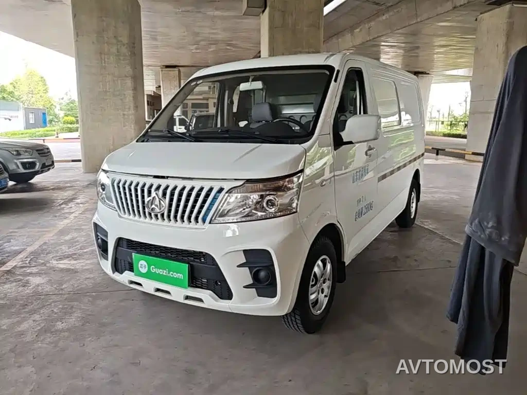 Changan Ruixing EM60 2022 Pure Electric Van 4498mm Length Flat Roof Tailgate 2-Seater 60kW 41.86kWh — фото 1