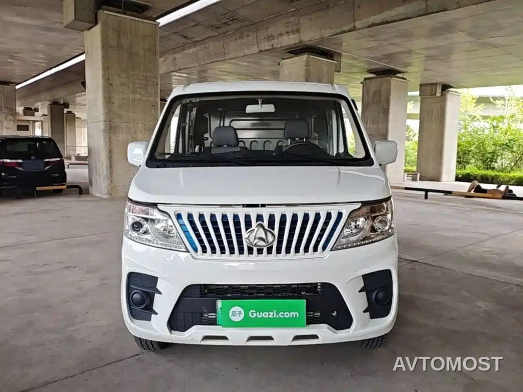 Changan Ruixing EM60 2022 Pure Electric Van 4498mm Length Flat Roof Tailgate 2-Seater 60kW 41.86kWh — фото 3