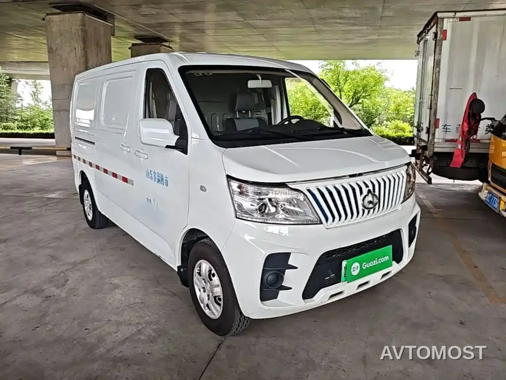 Changan Ruixing EM60 2022 Pure Electric Van 4498mm Length Flat Roof Tailgate 2-Seater 60kW 41.86kWh — фото 4