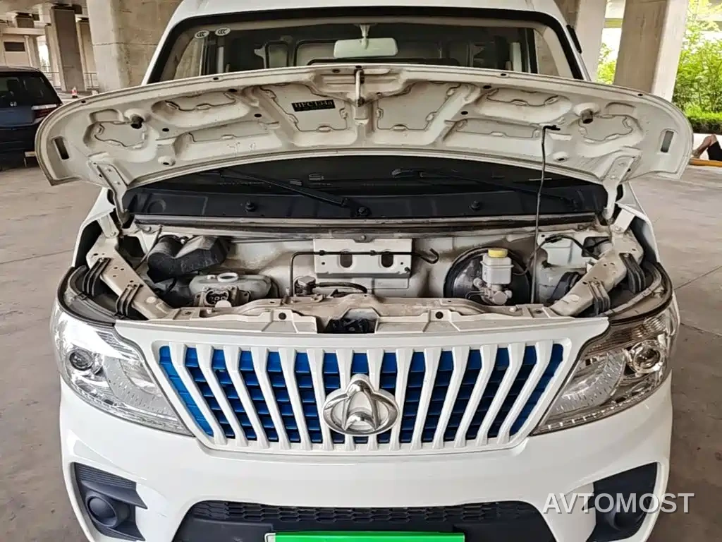 Changan Ruixing EM60 2022 Pure Electric Van 4498mm Length Flat Roof Tailgate 2-Seater 60kW 41.86kWh — фото 19